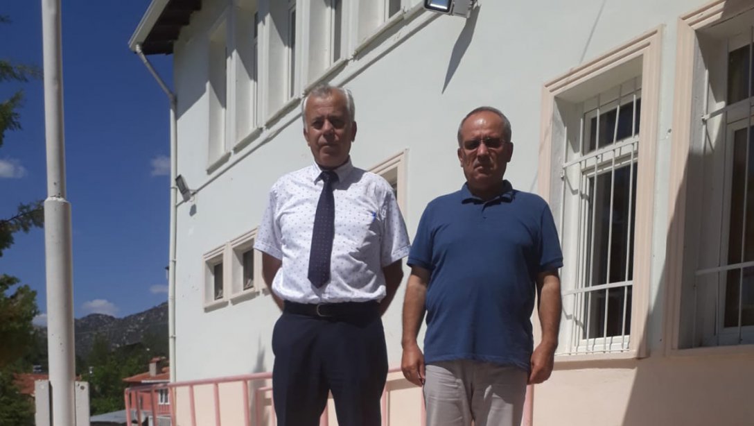 İlçe Milli Eğitim Müdürümüz Cevdet ŞENOL'un Okul Ziyaretleri devam ediyor.